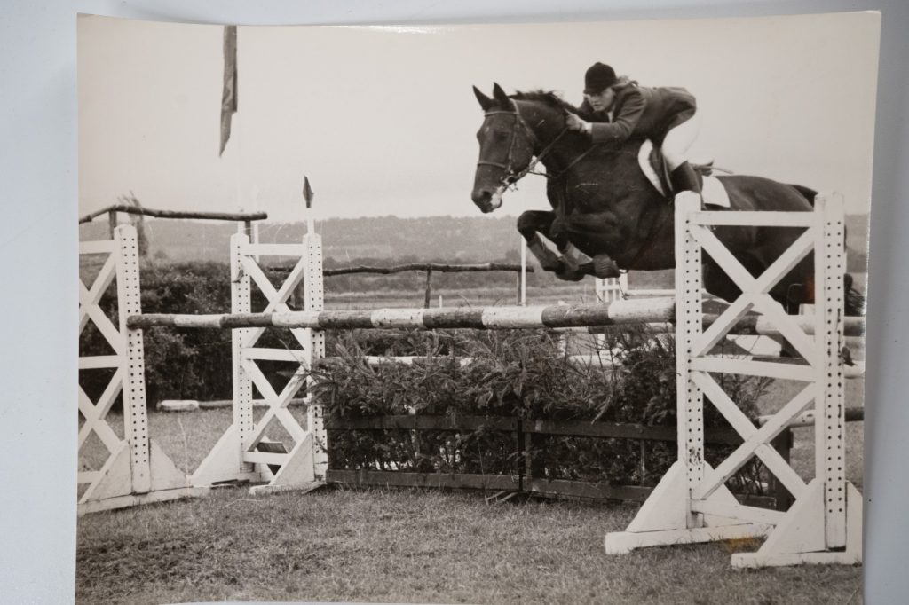 PHOTO Argentique France Equitation cheval saut d'obstacles 18X24cm 1970