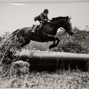 PHOTO Argentique	France	Equitation cheval saut d'obstacles	18X24cm	1970