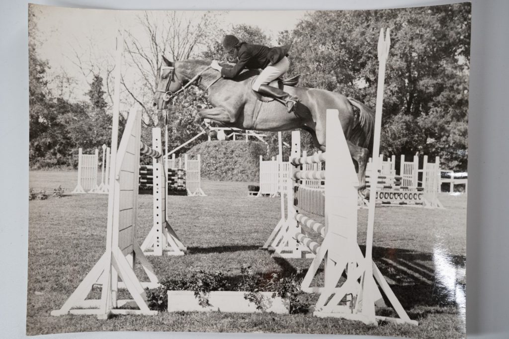 PHOTO Argentique France Equitation cheval saut d'obstacles 18X24cm 1970