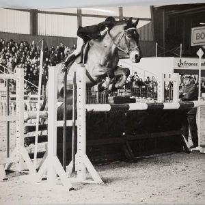 PHOTO Argentique	France	Equitation cheval saut d'obstacles	18X24cm	1970