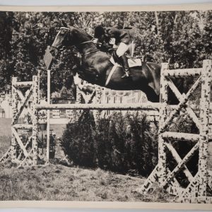 PHOTO Argentique	France	Equitation cheval saut d'obstacles	18X24cm	1970