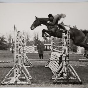 PHOTO Argentique	France	Equitation cheval saut d'obstacles	18X24cm	1970