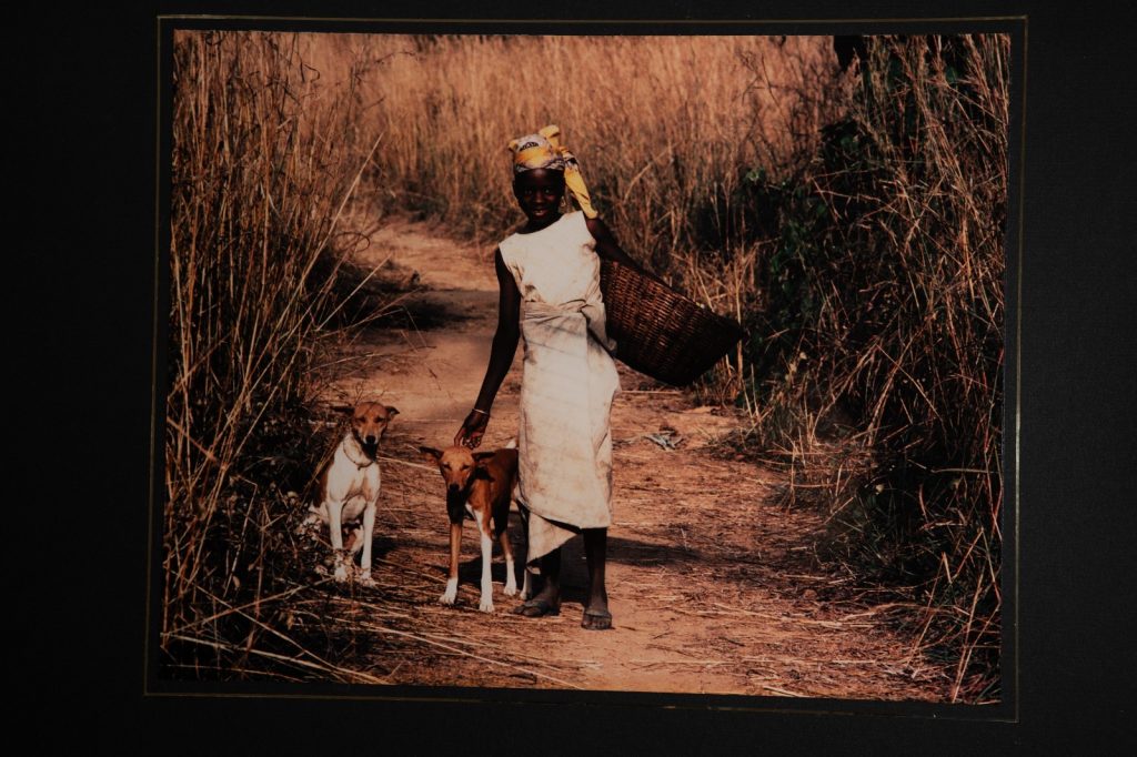 TIRAGE PHOTO Argentique, RC	enfant Afrique	de l'ouest  femme 20X25cm	1980