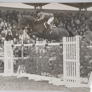 PHOTO Argentique	France	Equitation cheval saut d'obstacles	18X24cm	1970
