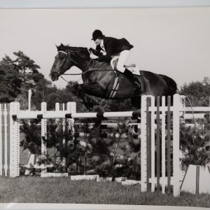 PHOTO Argentique	France	Equitation cheval saut d'obstacles	18X24cm	1970