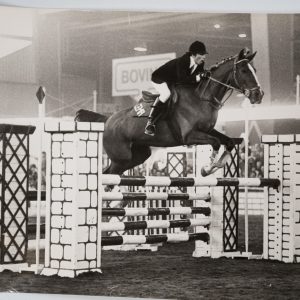 PHOTO Argentique	France	Equitation cheval saut d'obstacles	18X24cm	1970