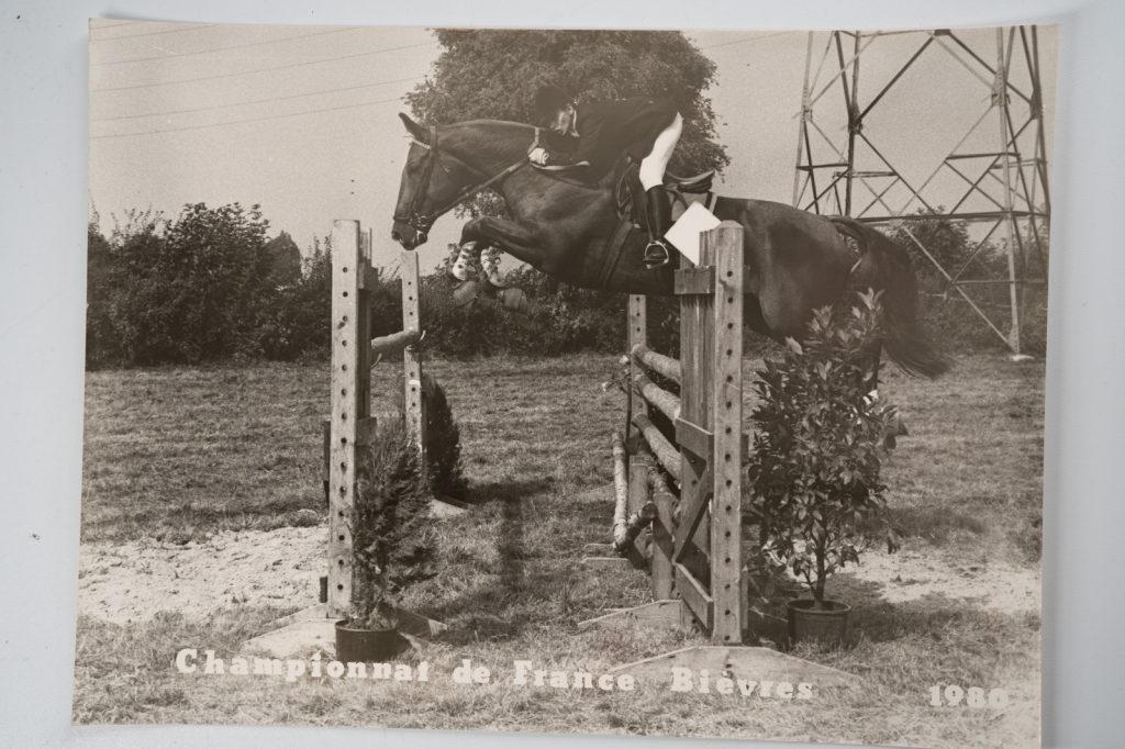 PHOTO Argentique France Equitation cheval saut d'obstacles 18X24cm 1970
