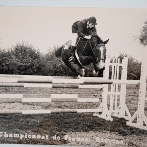 PHOTO Argentique	France	Equitation cheval saut d'obstacles	18X24cm	1970