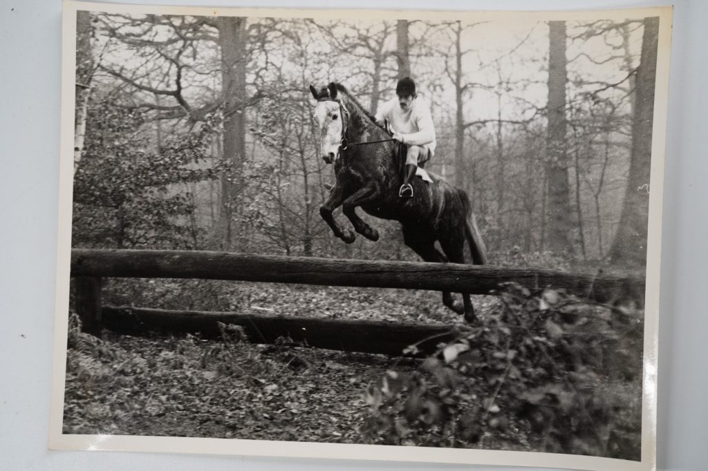 PHOTO Argentique France Equitation cheval saut d'obstacles 18X24cm 1970