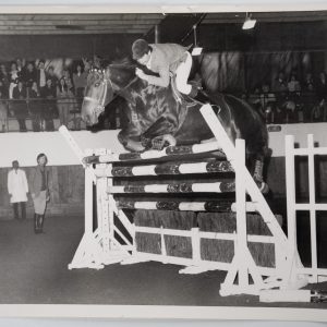PHOTO Argentique	France	Equitation cheval saut d'obstacles	18X24cm	1970