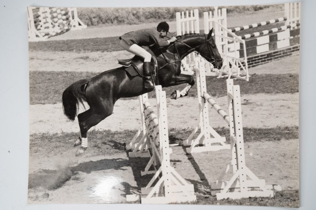 PHOTO Argentique France Equitation cheval saut d'obstacles 18X24cm 1970