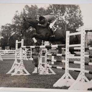 PHOTO Argentique	France	Equitation cheval saut d'obstacles	18X24cm	1970