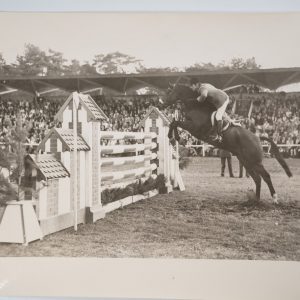 PHOTO Argentique	France	Equitation cheval saut d'obstacles	18X24cm	1970