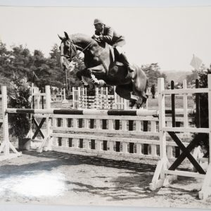 PHOTO Argentique	France	Equitation cheval saut d'obstacles	18X24cm	1970