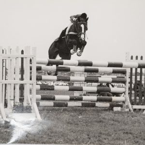 PHOTO Argentique	France	Equitation cheval saut d'obstacles	18X24cm	1970