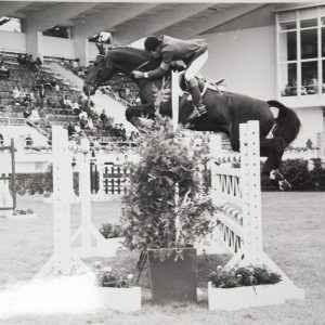 PHOTO Argentique	France	Equitation cheval saut d'obstacles	18X24cm	1970