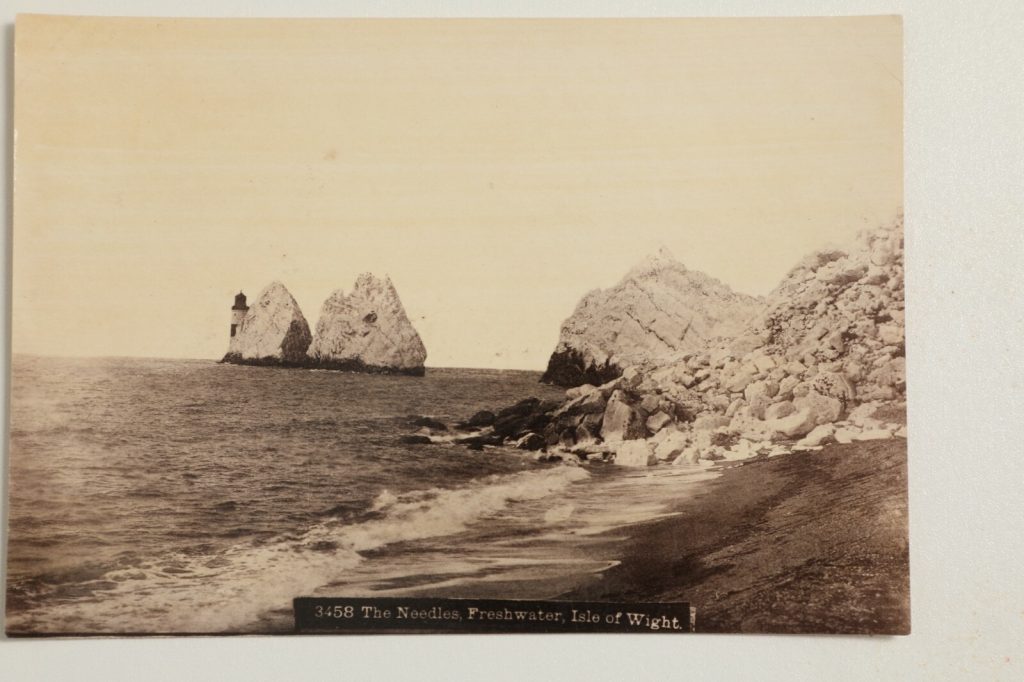 photo albumine  THE NEEDLES, sur l'île de Wight format 11X16CM