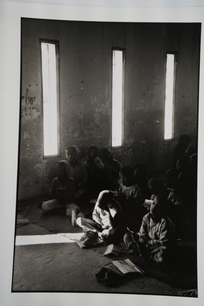PHOTO Argentique Afrique Enfant reportage en Afrique 18X24cm 1990 Olivier Culman