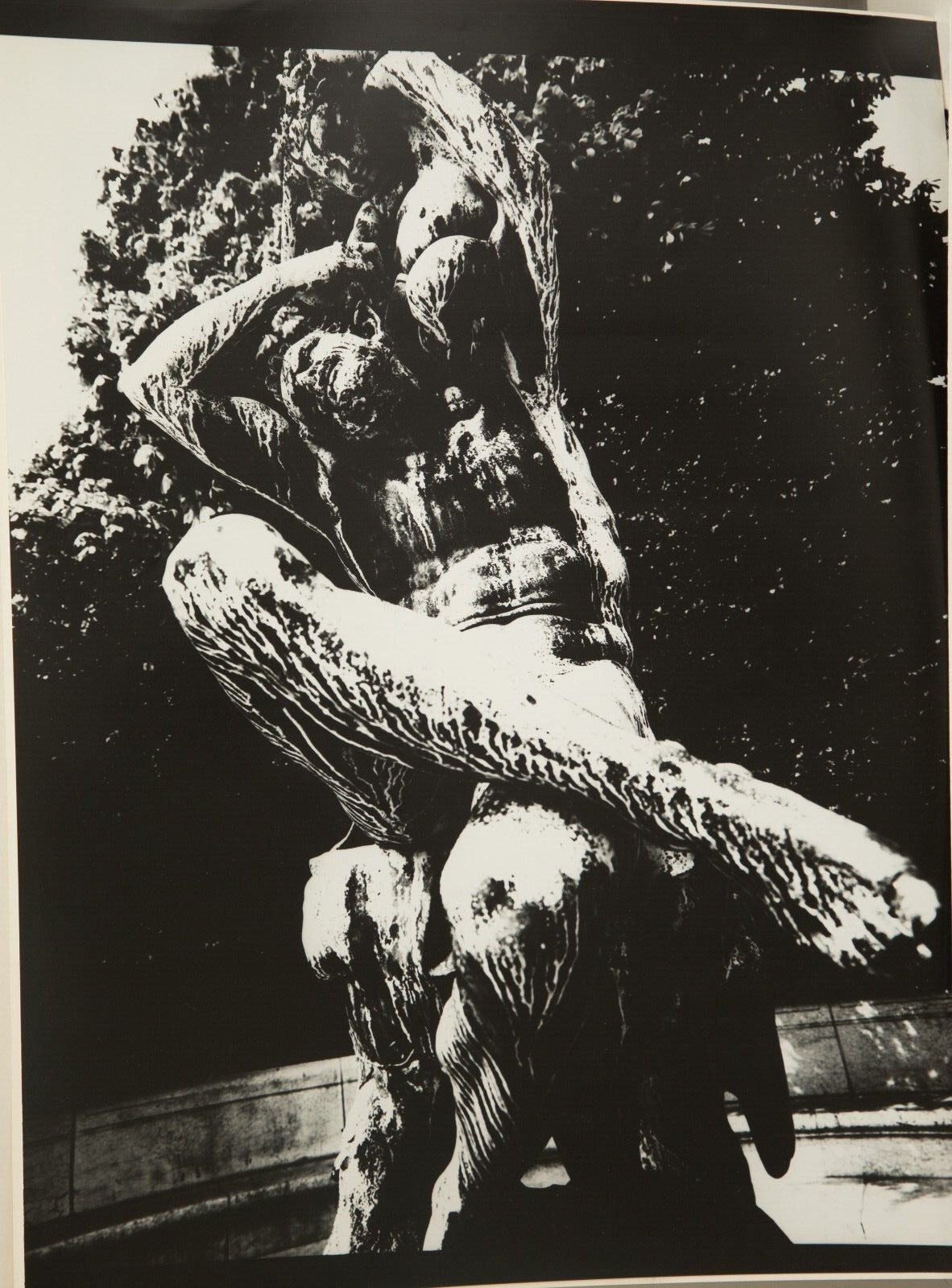 TIRAGE PHOTO argentique papier mate amateur 1980--30X40cm STATUE