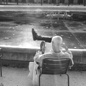 Tirage photo argentique  Paris Jardin du palais royale Noir et blanc20X30cm