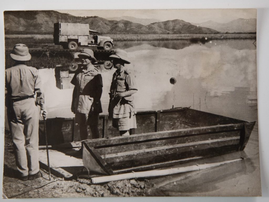 PHOTO ARGENTIQUE MILITARIA 1940	OFFICIEL BRITANIQUE 15X20cm