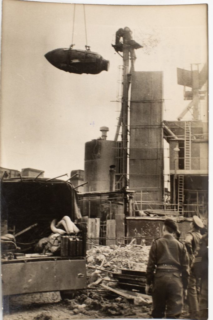 TIRAGE PHOTO	ARGENTIQUE	DE PRESSE MILITARIA 1941 12X18cm BOMBE à LONDRES