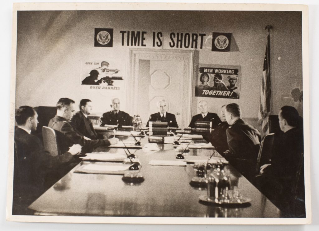 PHOTO 1942 15X20cm REUNION DE MILITAIRE BRITANIQUE ET AMERICAIN POUR FILM