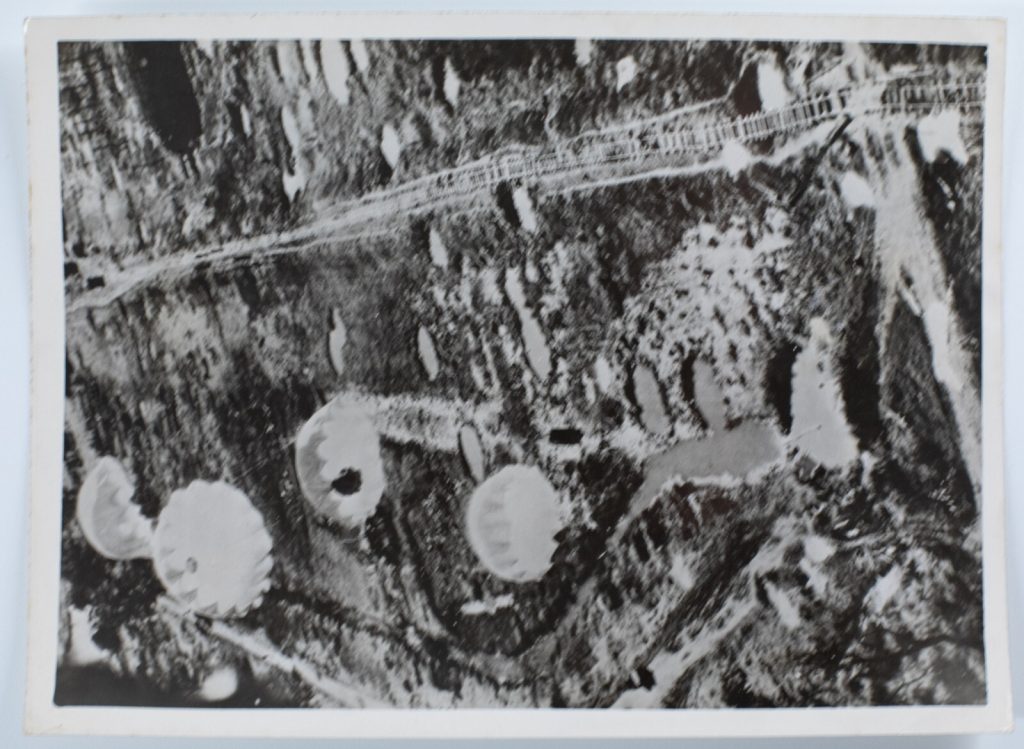 PHOTO de presse militaire 1945 britannique en Libye 15X2Ocm PARACHUTISTES