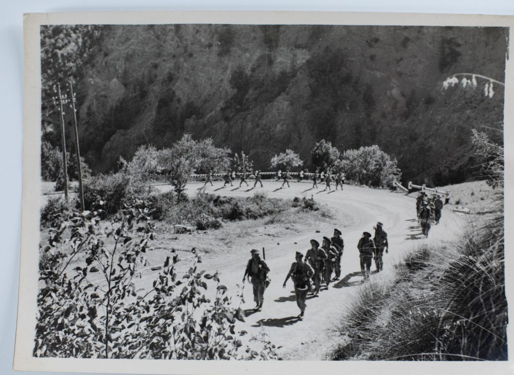 PHOTO de presse militaire 1945 armée britannique en Libye 15X2Ocm