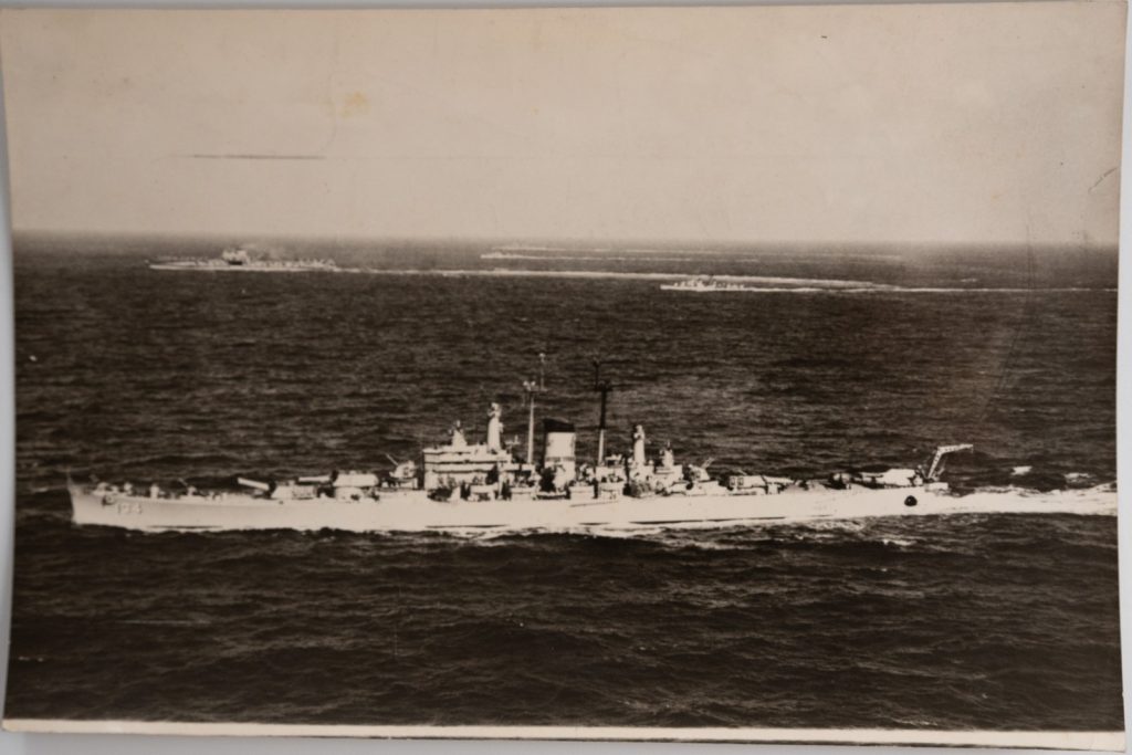 PHOTO Moyen Orient croiseur Américain CA 134 US NAVY au large du Liban