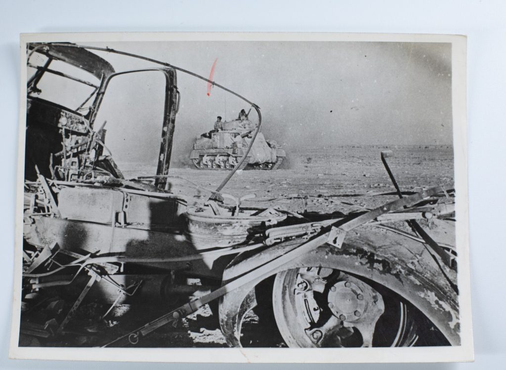 PHOTO de presse militaire 1945 armée britannique en Libye 15X2Ocm Tank