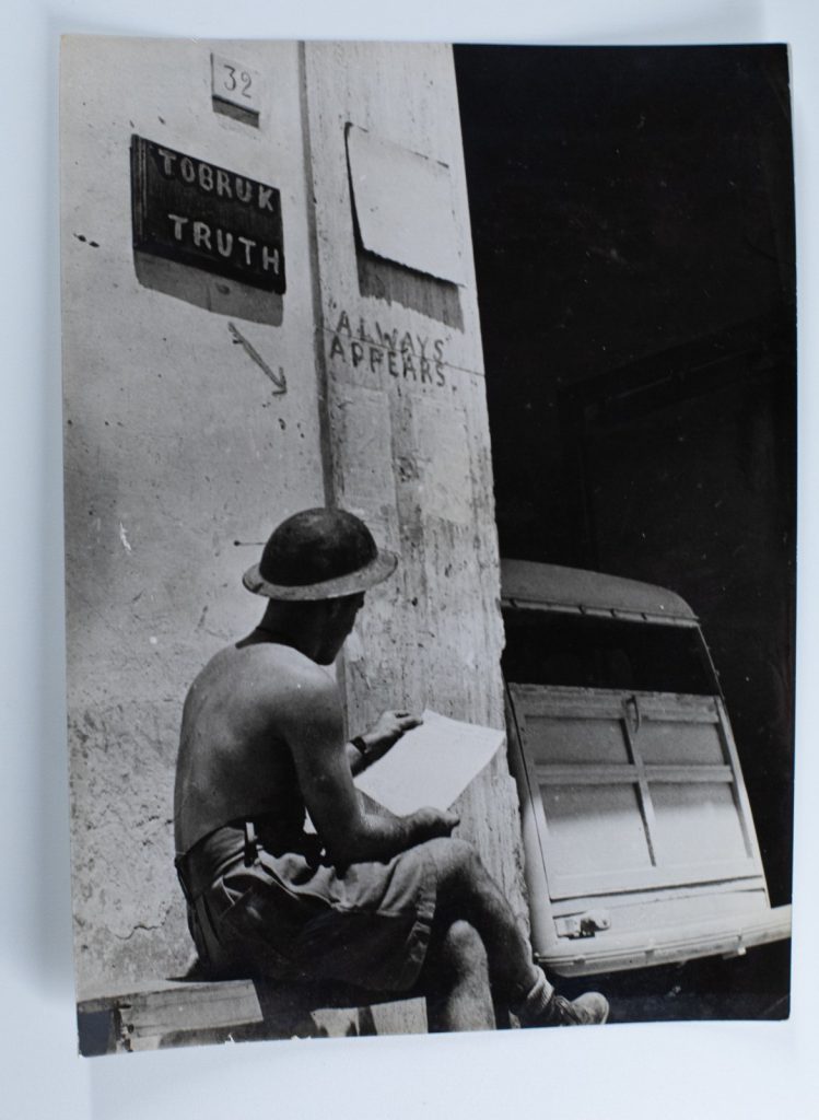 PHOTO de presse militaire 1945 armée britannique en Libye 15X2Ocm