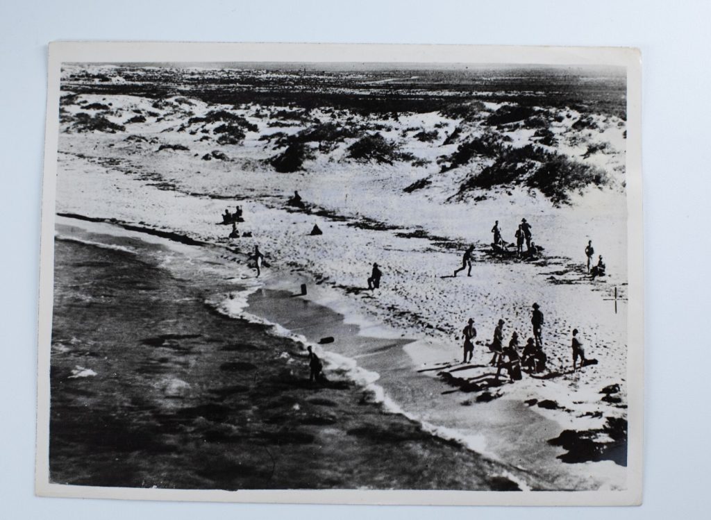 PHOTO de presse militaire 1945 armée britannique en Libye 15X2Ocm plage