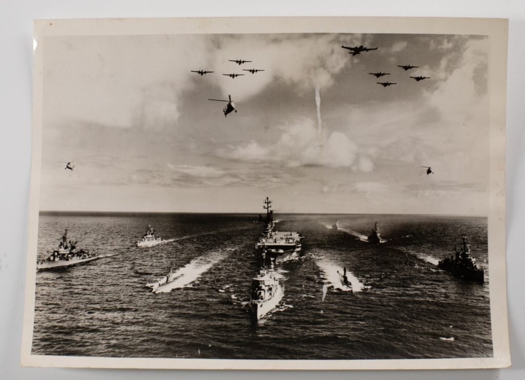 TIRAGE PHOTO	ARGENTIQUE	DE PRESSE 1959 15X20cm USS VALLEY FORGE MANOEUVRE