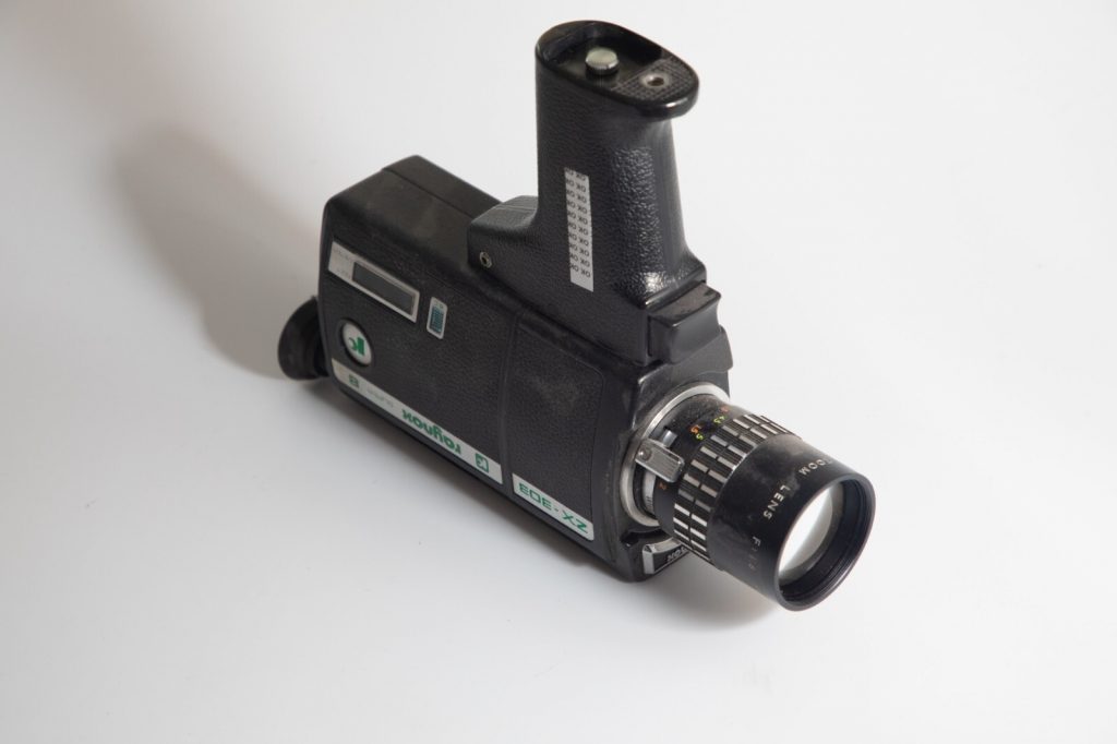 CAMERA-Raynox ZX-303 Argentique 1970--SUPER 8-NOIR-bon état