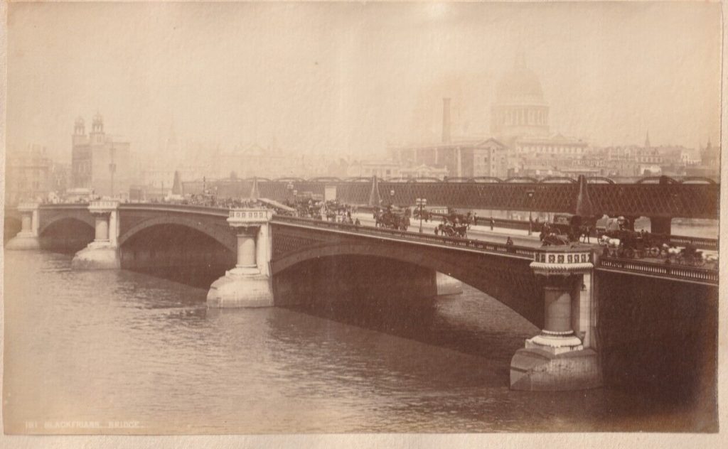 TIRAGE PHOTO	ALBUMINE SUR CARTON 1870 LONDRES  Blackfriars Bridge 11X18cm
