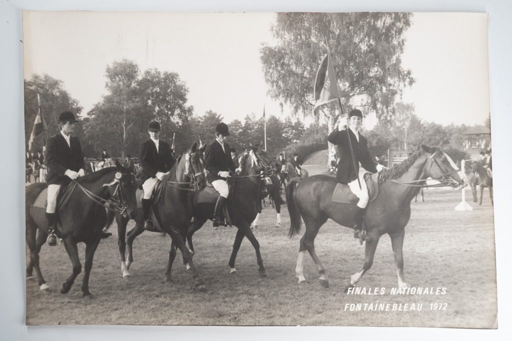 PHOTO Argentique France Equitation cheval saut d'obstacles 1970 30X40cm