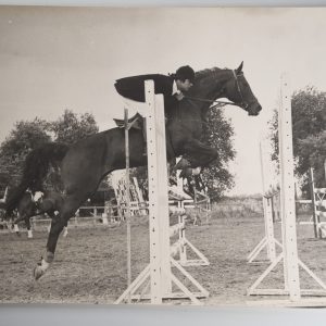 PHOTO Argentique	France	Equitation cheval saut d'obstacles		1970 30X40cm