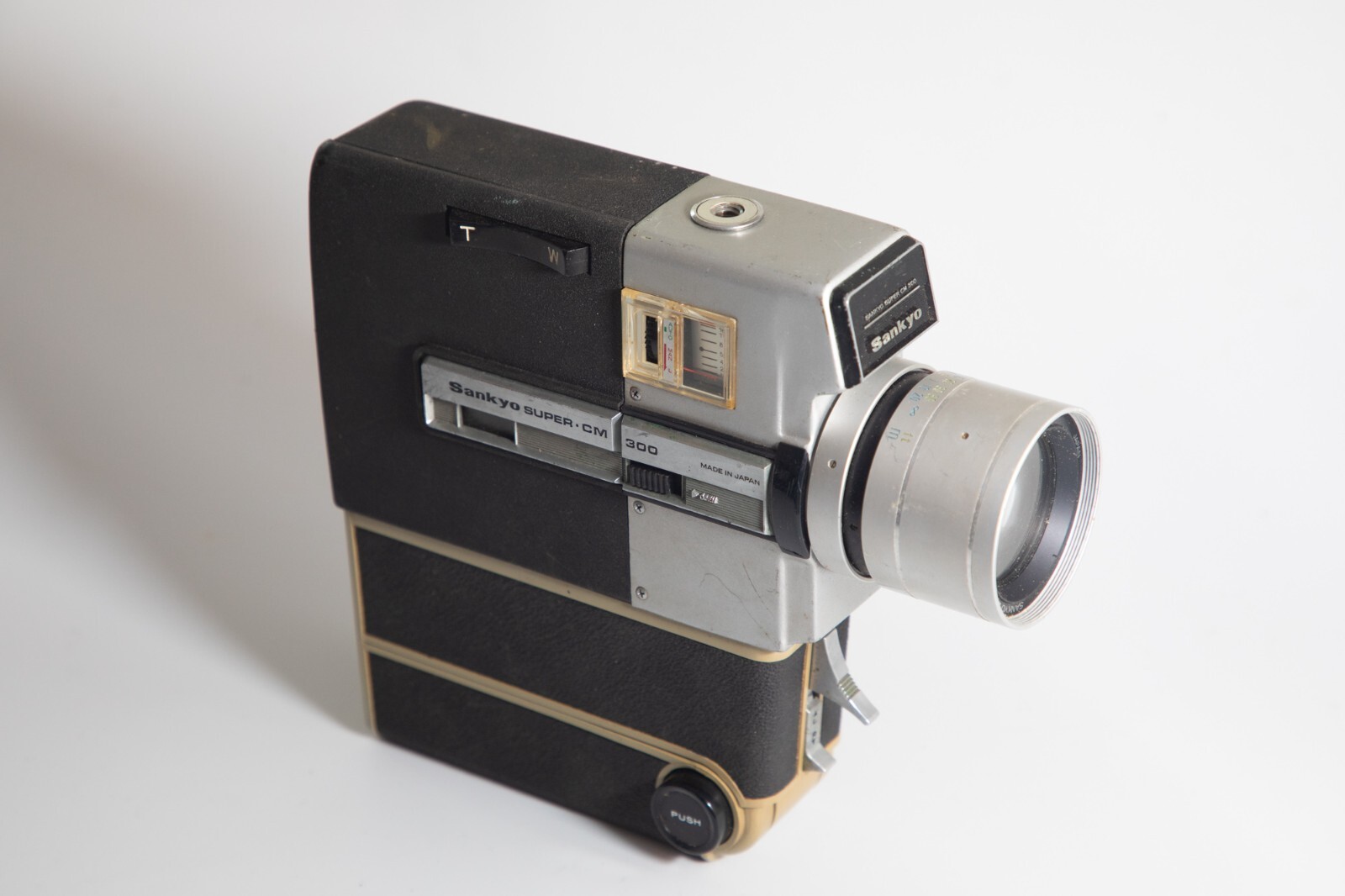 Sankyo Super CM-300 ARGENTIQUE 1970--SUPER 8--bon état