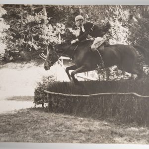 PHOTO Argentique	France	Equitation cheval saut d'obstacles		1970 30X40cm