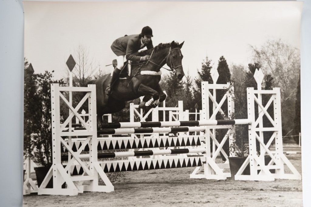 PHOTO Argentique France Equitation cheval saut d'obstacles 1970 30X40cm