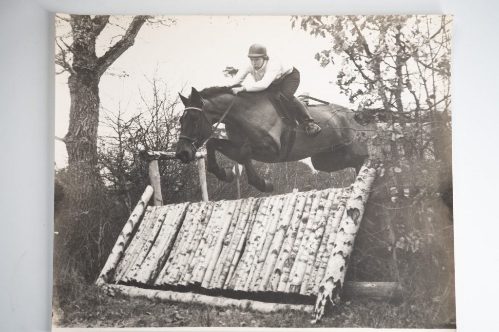 PHOTO Argentique France Equitation cheval saut d'obstacles 24X29cm 1970