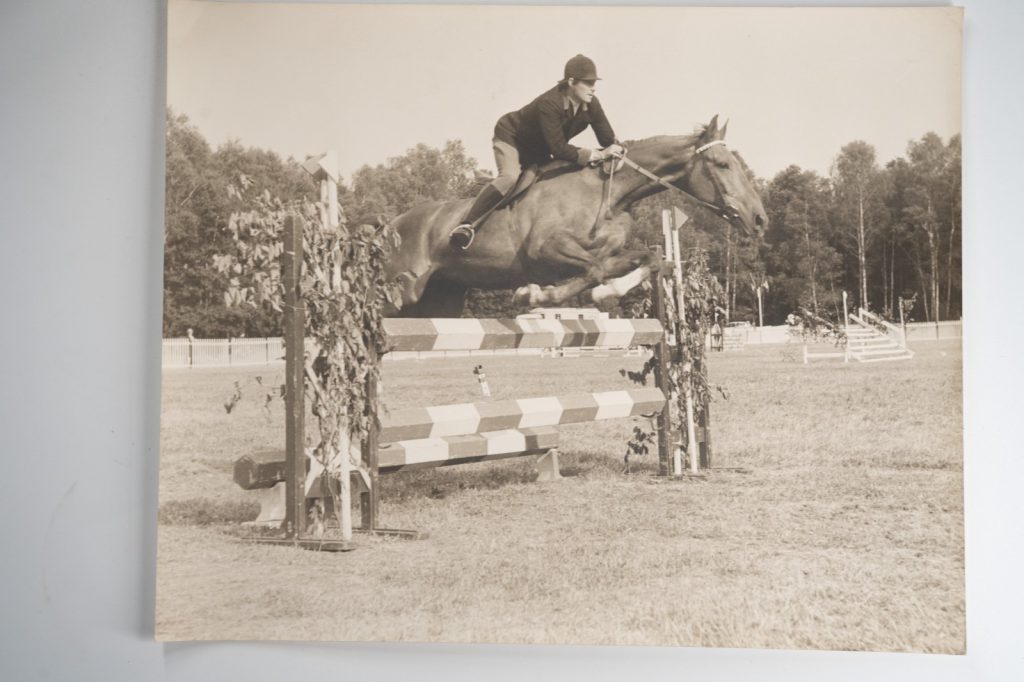 PHOTO Argentique France Equitation cheval saut d'obstacles 24X29cm 1970