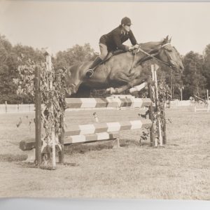 PHOTO Argentique	France	Equitation cheval saut d'obstacles	24X29cm	1970