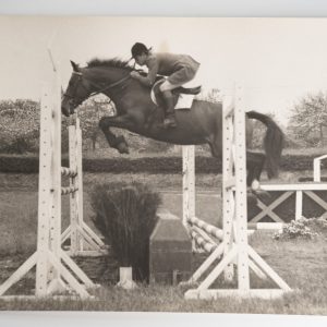 PHOTO Argentique	France	Equitation cheval saut d'obstacles	24X29cm	1970