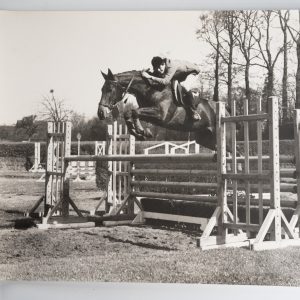 PHOTO Argentique	France	Equitation cheval saut d'obstacles	24X29cm	1970
