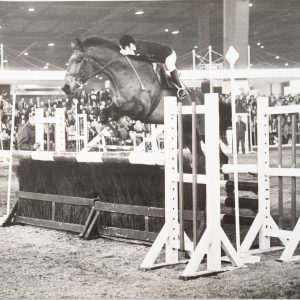 PHOTO Argentique	France	Equitation cheval saut d'obstacles	18X24cm	1970