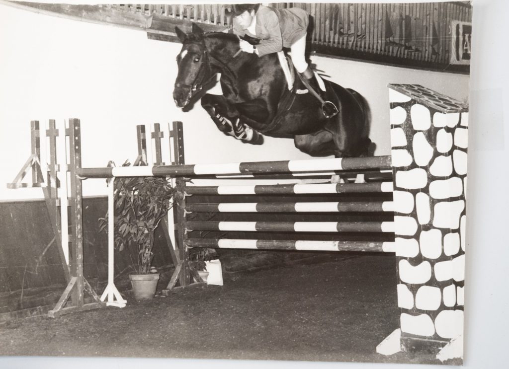 PHOTO Argentique France Equitation cheval saut d'obstacles 18X24cm 1970
