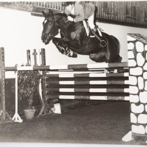 PHOTO Argentique	France	Equitation cheval saut d'obstacles	18X24cm	1970