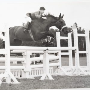 PHOTO Argentique	France	Equitation cheval saut d'obstacles	18X24cm	1970